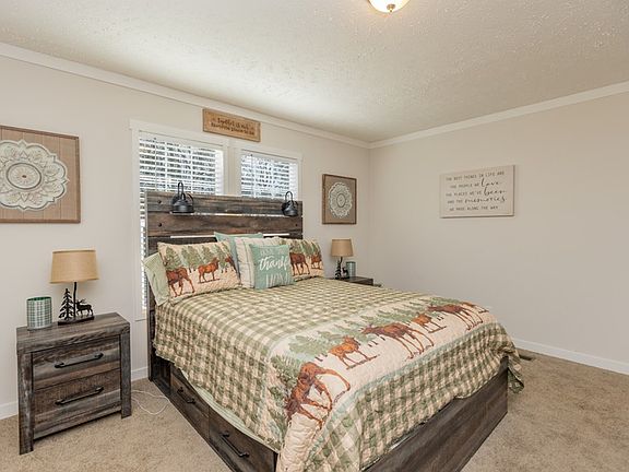 3rd image of 321 Wildwood Cir
