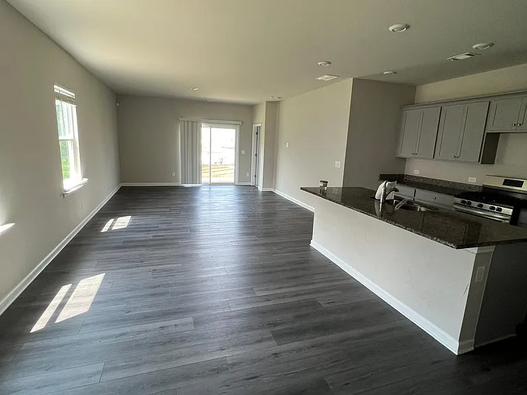 368 Amsterdam Way — Photo 4