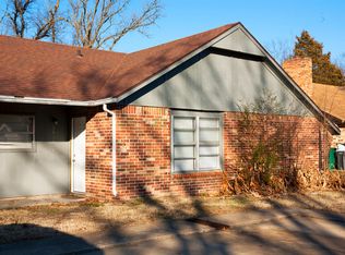 1427 W Rolling Oaks Dr, Rogers, AR 72756