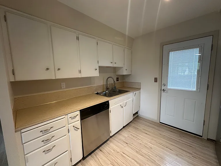 2405 SW Marshall Ave — Photo 17