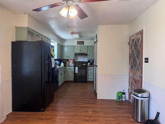 4th image of 105 W Rutherford St