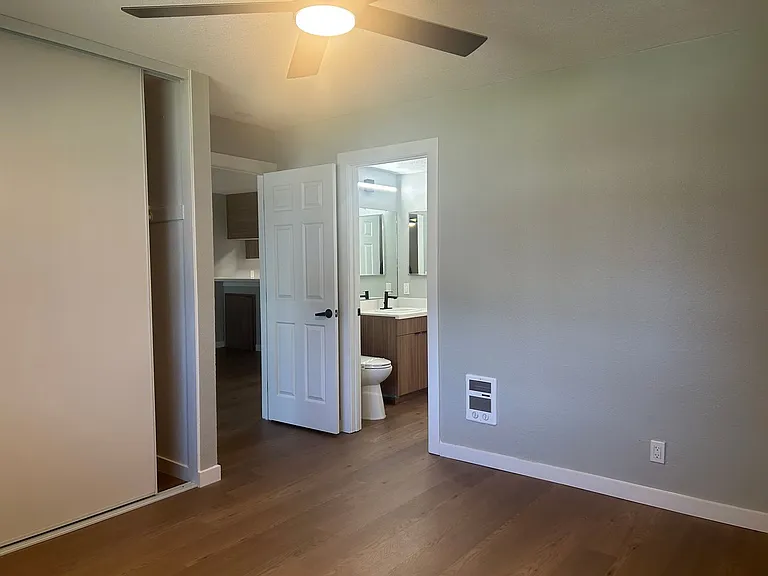 Villa Del Sol Apartments — Photo 178