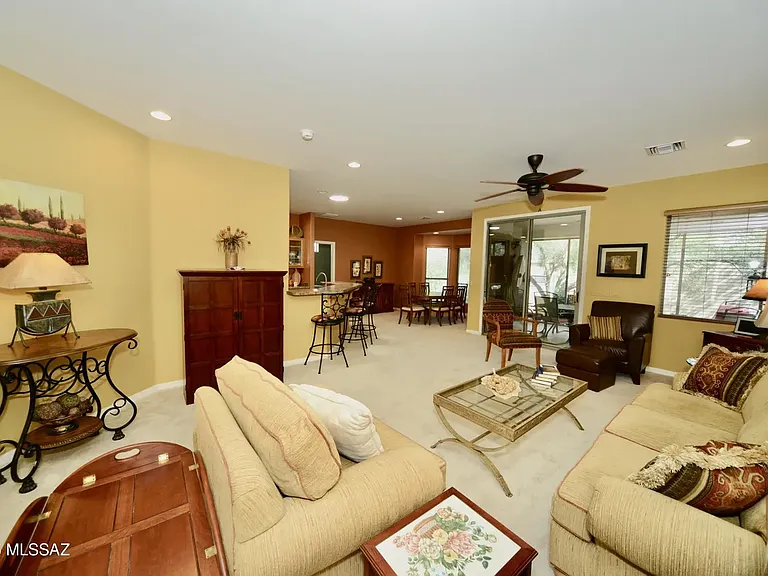 733 W Shadow Wood St — Photo 6