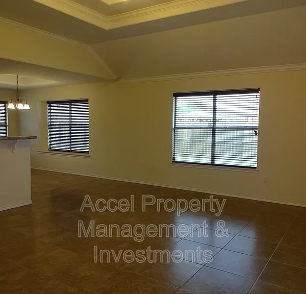 1906 Butkus Dr — Photo 5