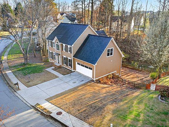 2nd image of 969 Bexhill Dr