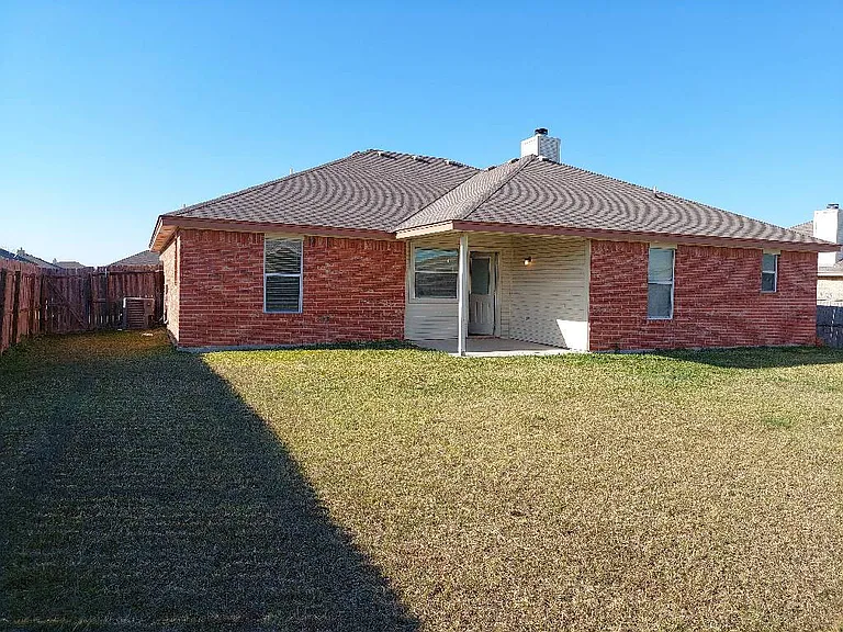 3902 Bolivar Dr — Photo 11
