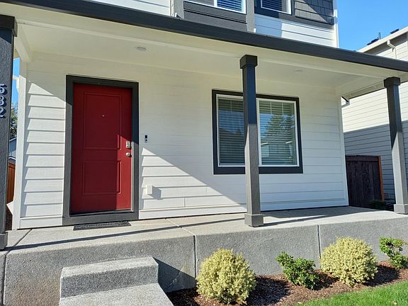 3rd image of 532 NE 138th Pl