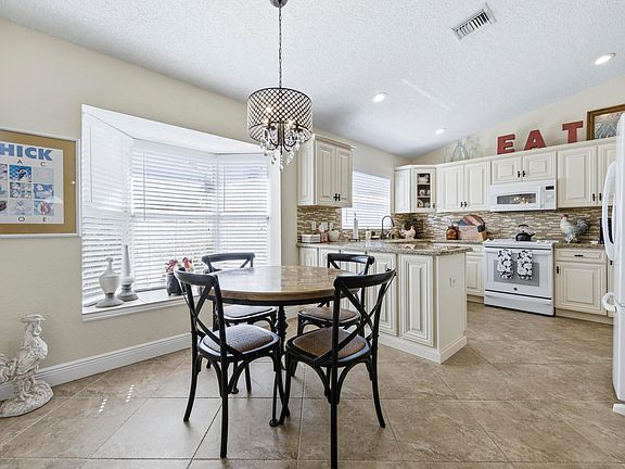 4th image of 18234 Blue Lake Way