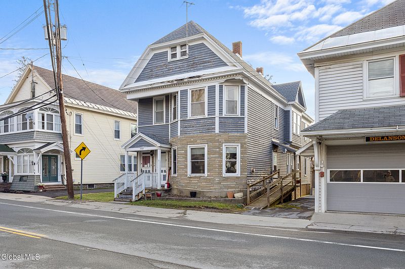 3rd image of 1789 Main Street