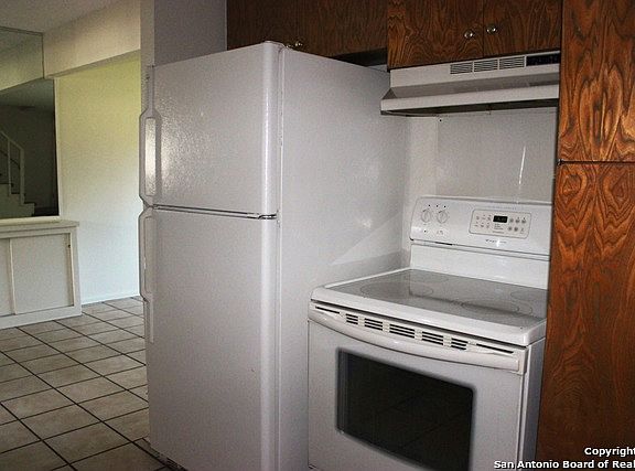 3rd image of 107 E Silver Sands Dr