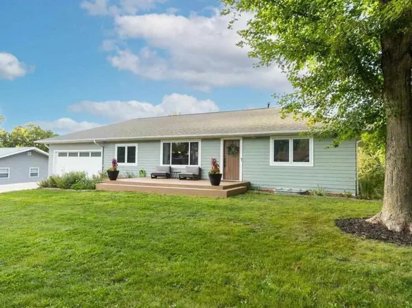 3868 Martin Ln NE, Iowa City, IA 52240