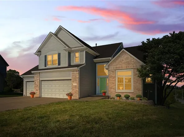 3053 SW Gentry Ct, Lees Summit, MO 64081