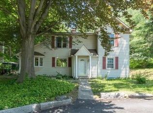 2 Alcox Rd, Brookfield, CT 06804