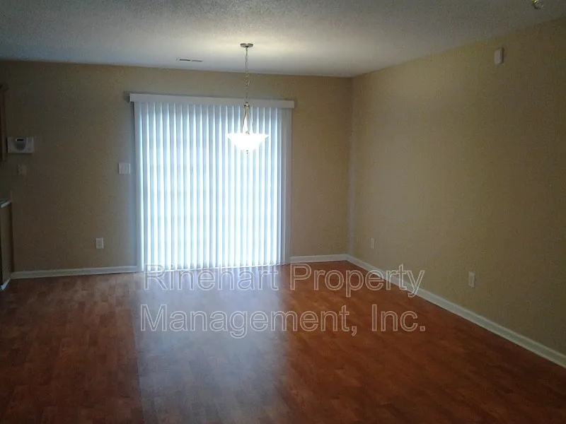 3 bed, 2.0 bath, 1016 sqft, $1,600 — Photo 4