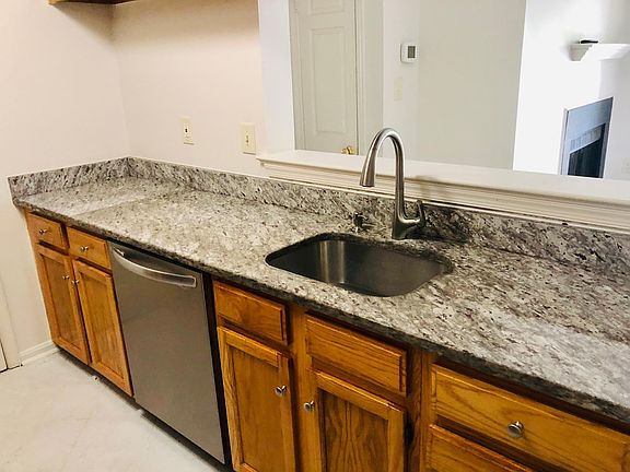 4th image of 5704 Shadwell Ct Unit 92