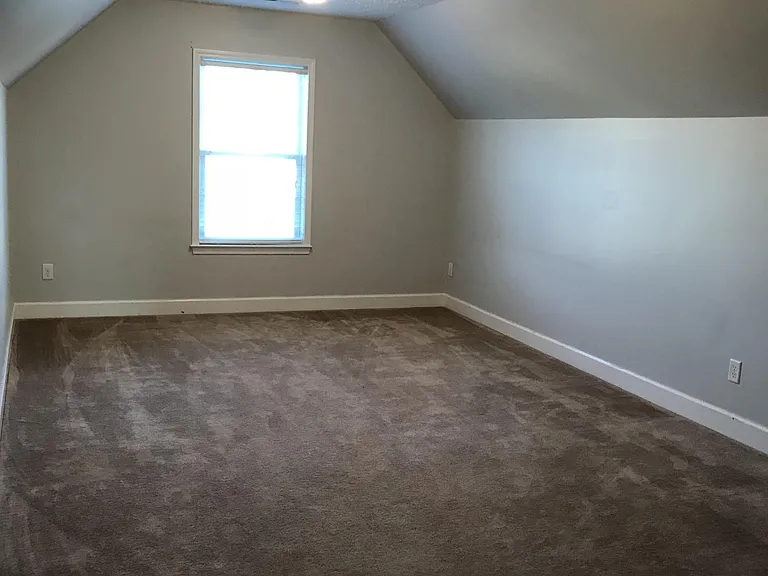 404 Amaryllis Ln — Photo 5