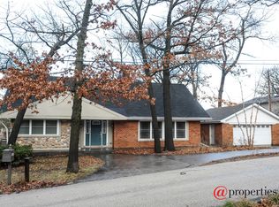 26817 N Circle Dr, Mundelein, IL