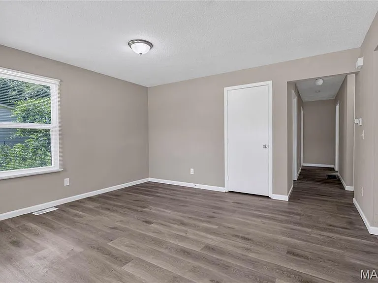 201 Becker Dr — Photo 6
