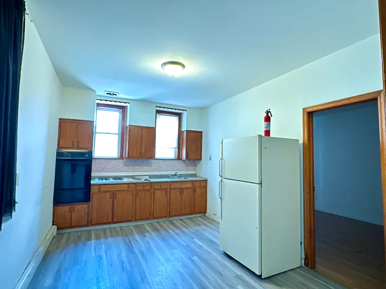 72 Hayward Pl #1 — Photo 1