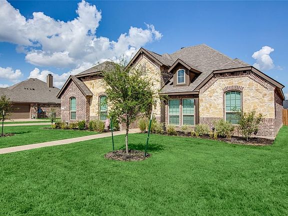 3rd image of 255 Woodhaven Trl