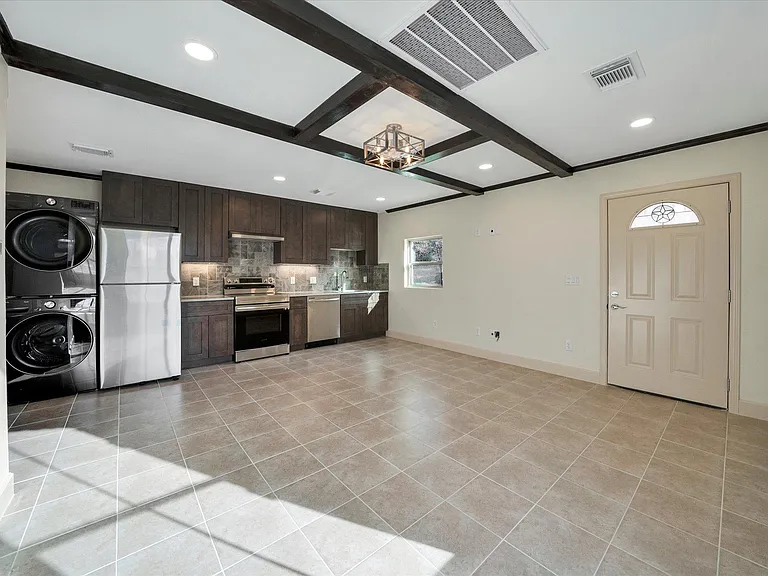 170 Stephen F Austin Blvd — Photo 10