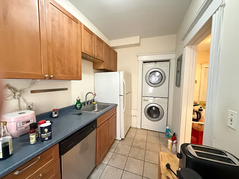 47 Park Vale Ave #5 — Photo 1