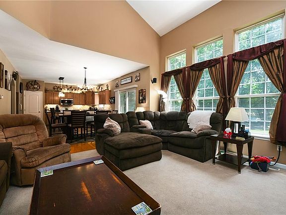 5th image of 27335 Wheaton Pl