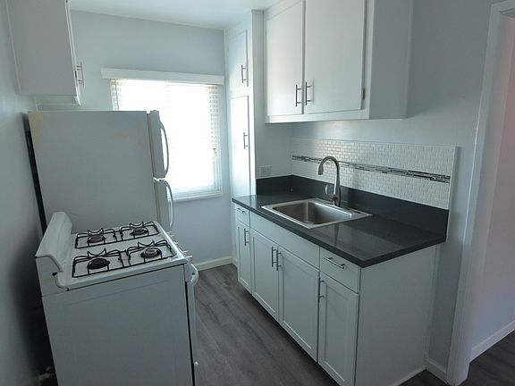 5th image of 4315 Lennox Blvd APT 7