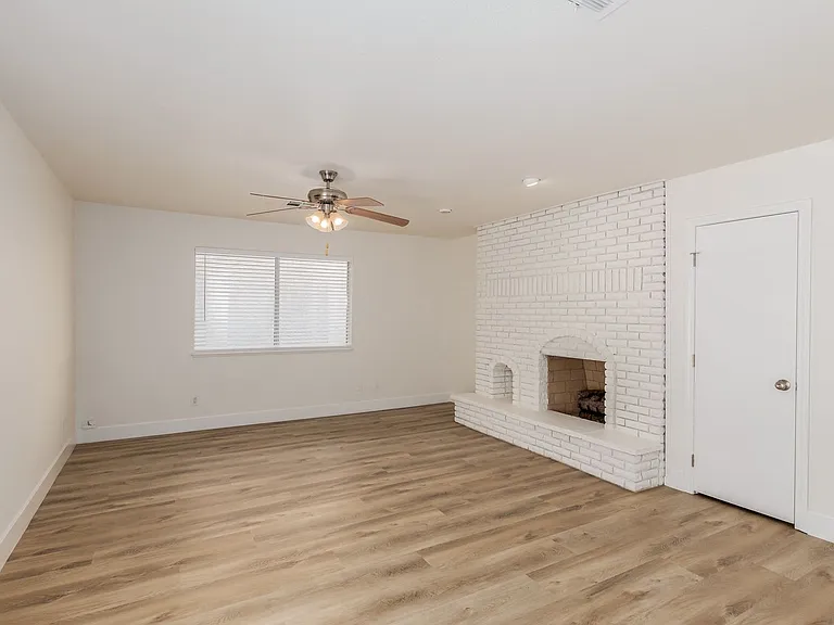 861 Vegas Valley Dr — Photo 23