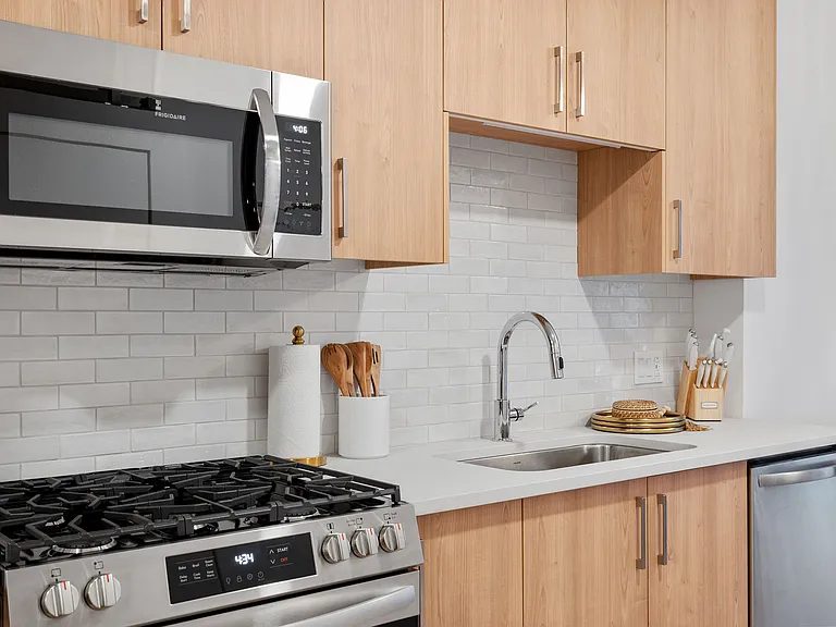 1212 Demonbreun St #706 — Photo 17
