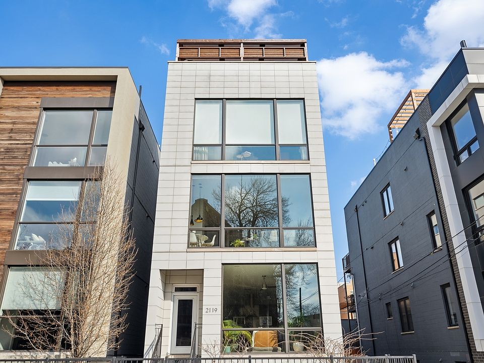 1st image of 2119 N Mozart St #3