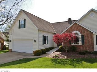2935 Eagle Crest Dr, Zanesville, OH 43701