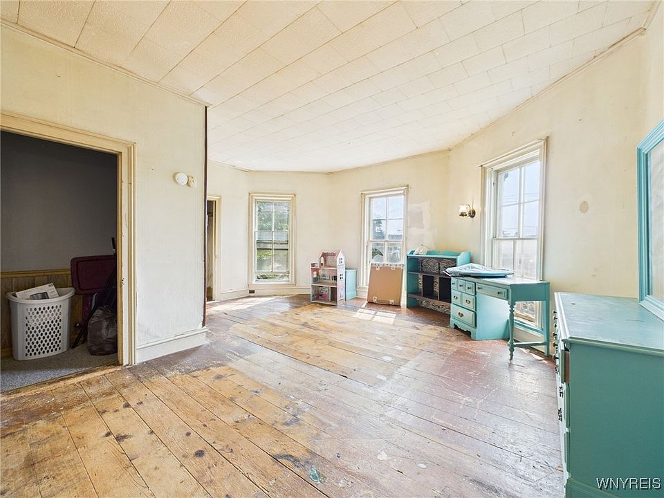 12th image of this home