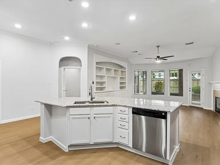 3723 Tidalwood Dr — Photo 6