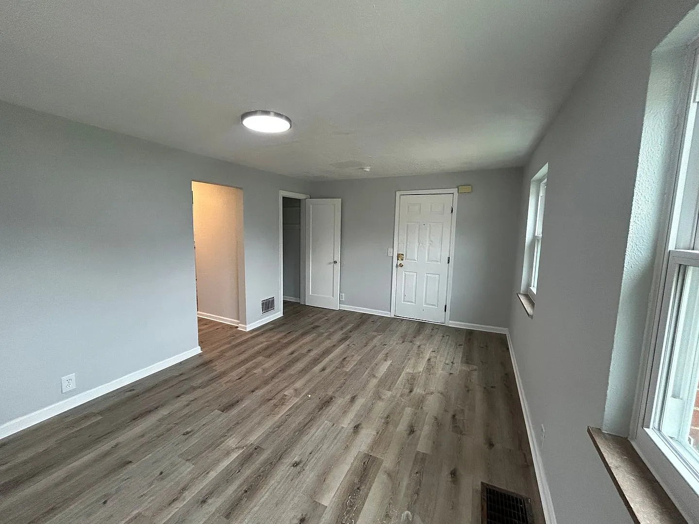 101 Glenwood Avenue — Photo 2