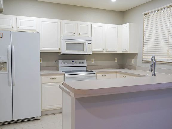5th image of 9928 Carlsdale Dr