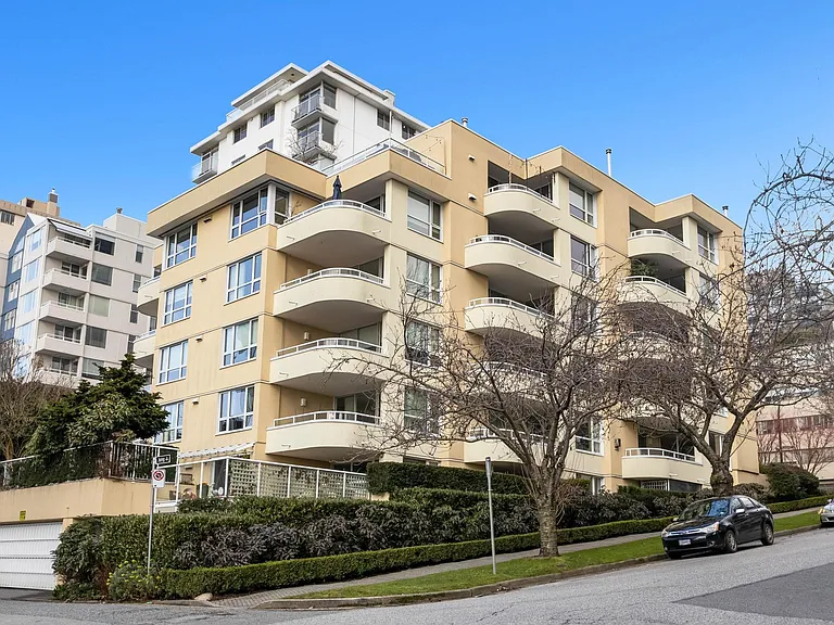 1406 W Harwood St #404 — Photo 3