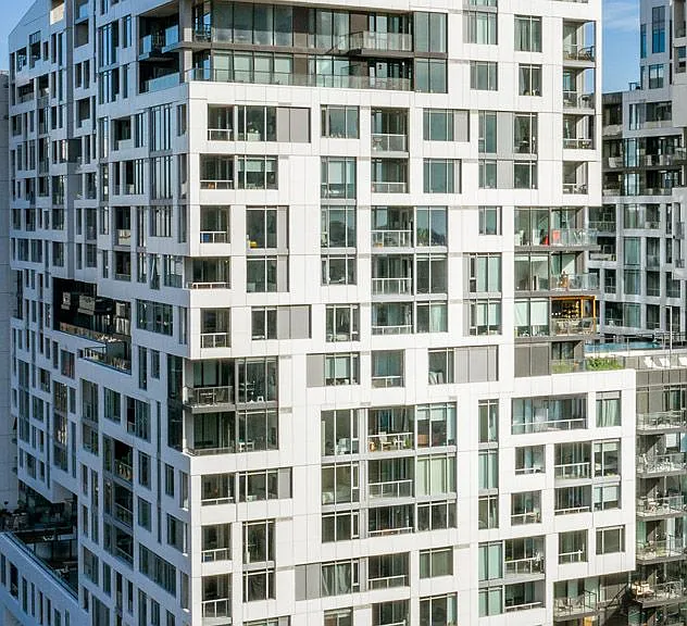 27 Bathurst St #1105W — Photo 2