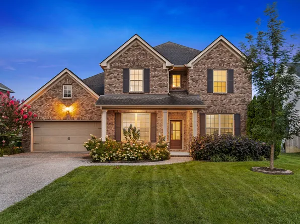 1023 Brixworth Dr, Thompsons Station, TN 37179