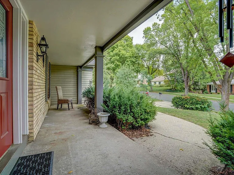 210 Shiloh Dr — Photo 32
