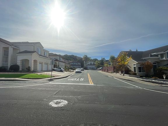 4th image of 1034 Turquoise Dr