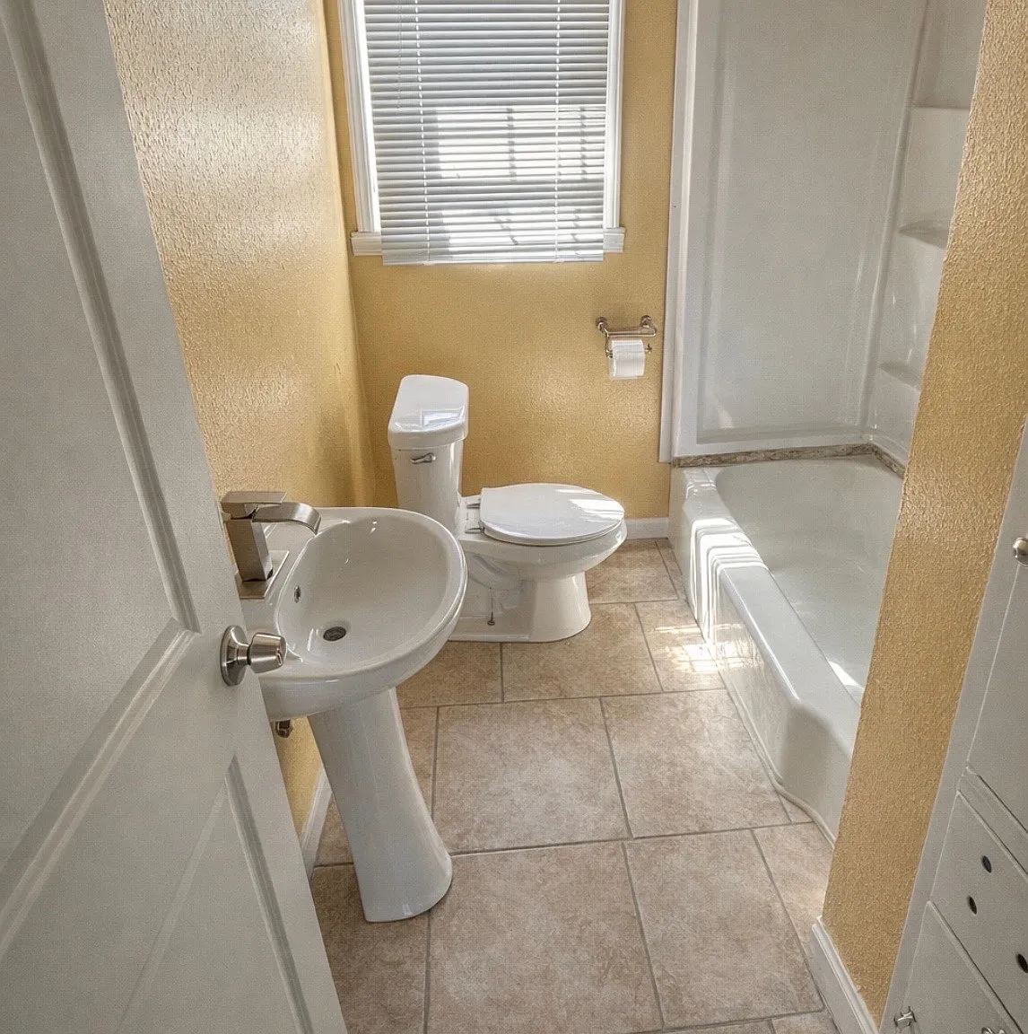 8907 Thelma St — Photo 4