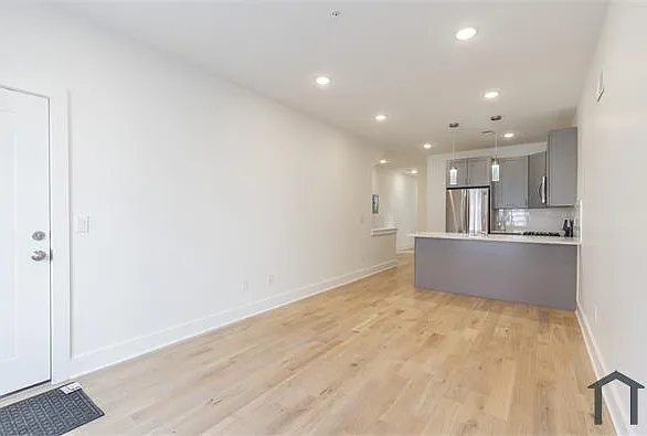 3 bed, $1,850 — Photo 2