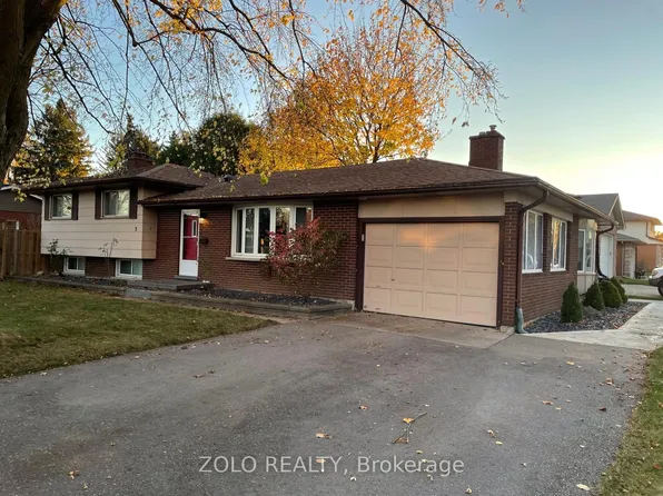 3 Old York Cres, Kitchener, ON N2B 3G2