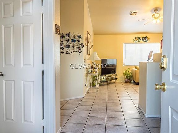 5th image of 2712 Old Town Dr