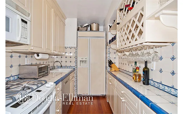 Rented by Douglas Elliman | media 11