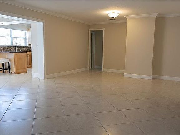 4th image of 8165 NW 182nd St