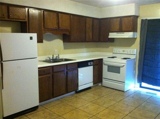 2nd image of 105 Rolling Acres Dr