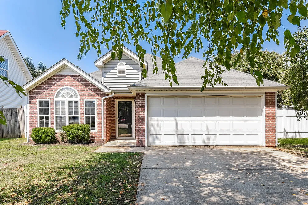 3 bed, 2.0 bath, 1331 sqft, $2,790 — Photo 1
