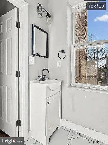 2301 Whittier Ave #2 — Photo 10